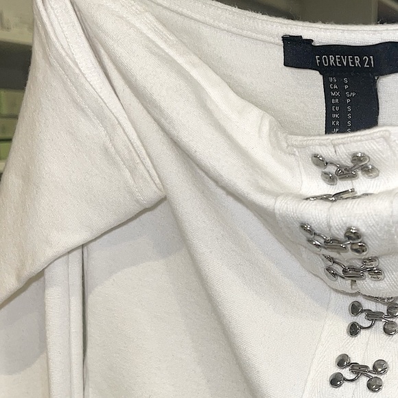 Off Shoulder Crop Top💕 - Picture 3 of 4